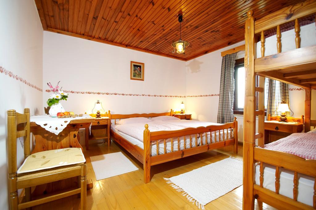Hotel Tourist Farm Stern Pri Kovacniku Fram Exterior foto
